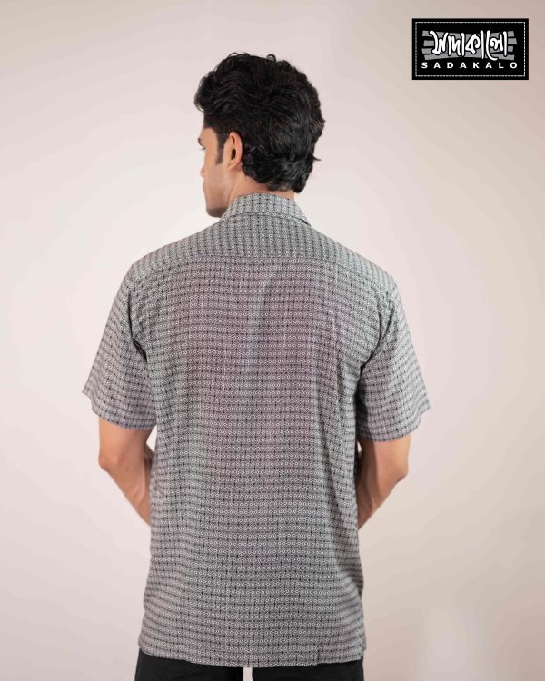 Stay Cool and Stylish with This Versatile Coat Collar Shirt - Image 2