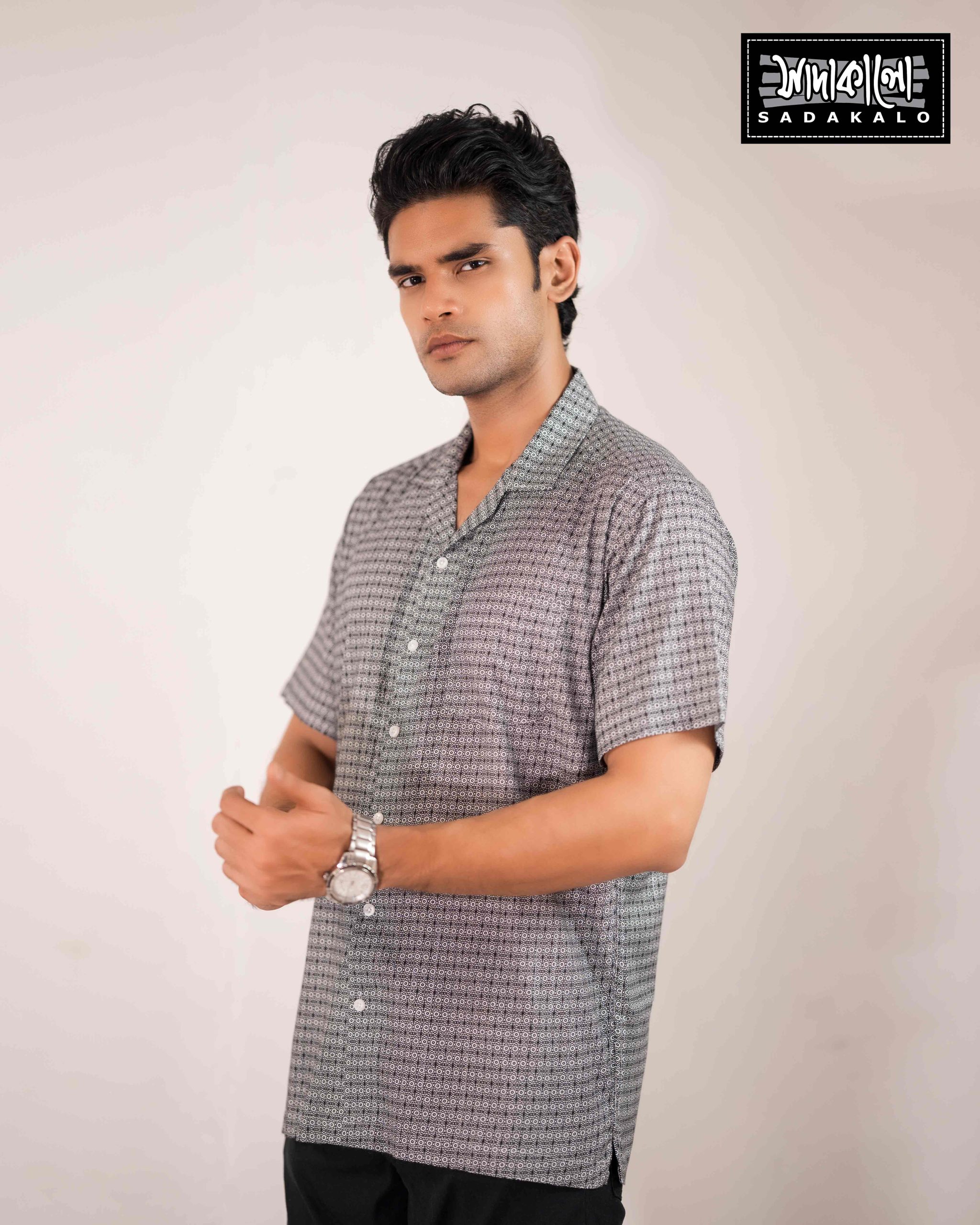Stay Cool and Stylish with This Versatile Coat Collar Shirt