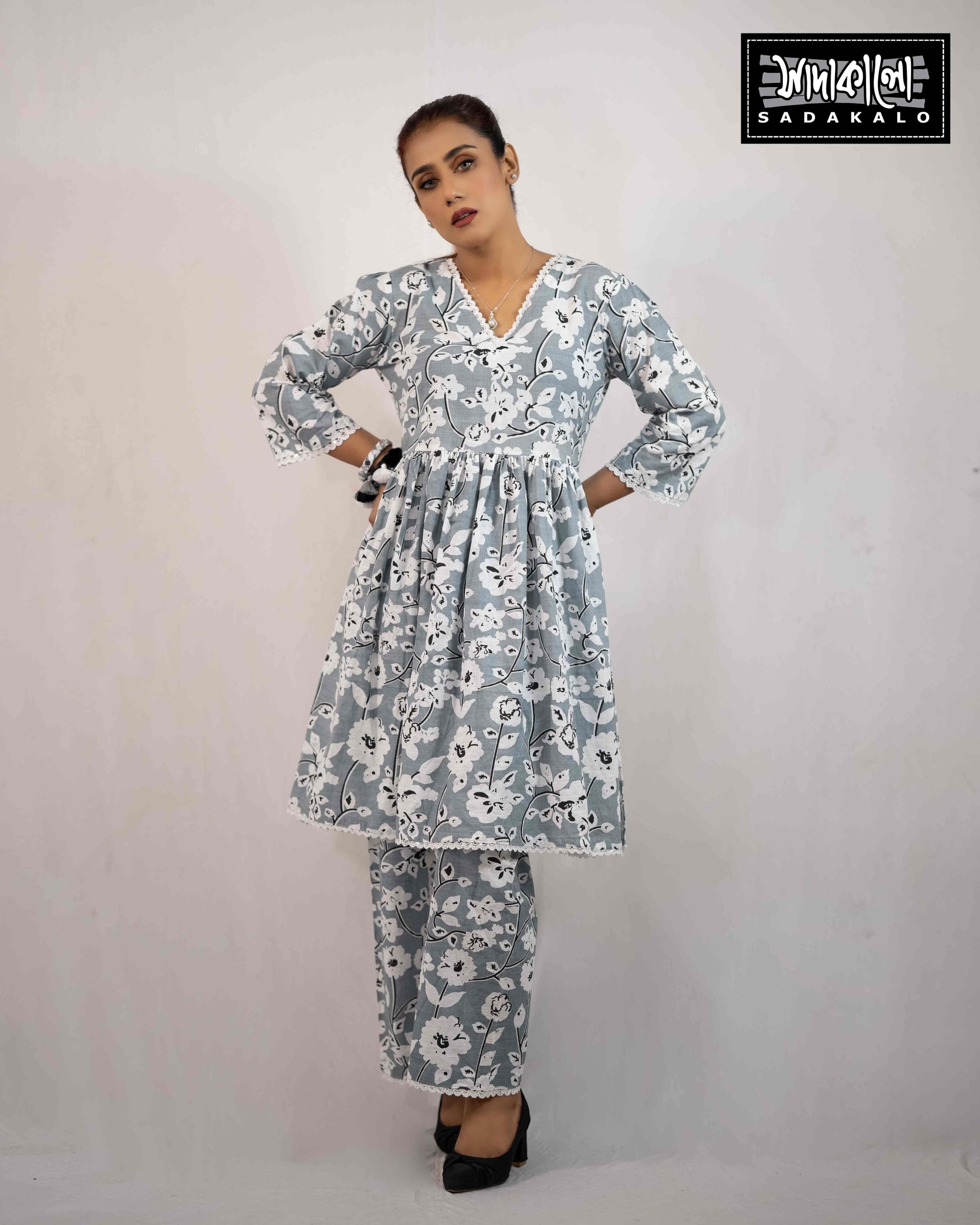 Relaxed Yet Fashionable Kurta Set