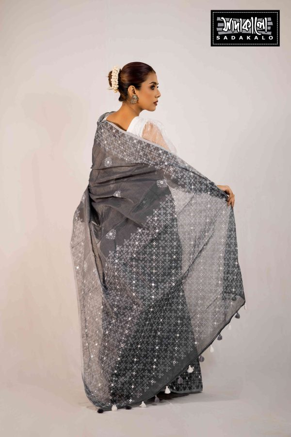 Exotic Grey Saree with White Print – Simple and Stylish - Image 4